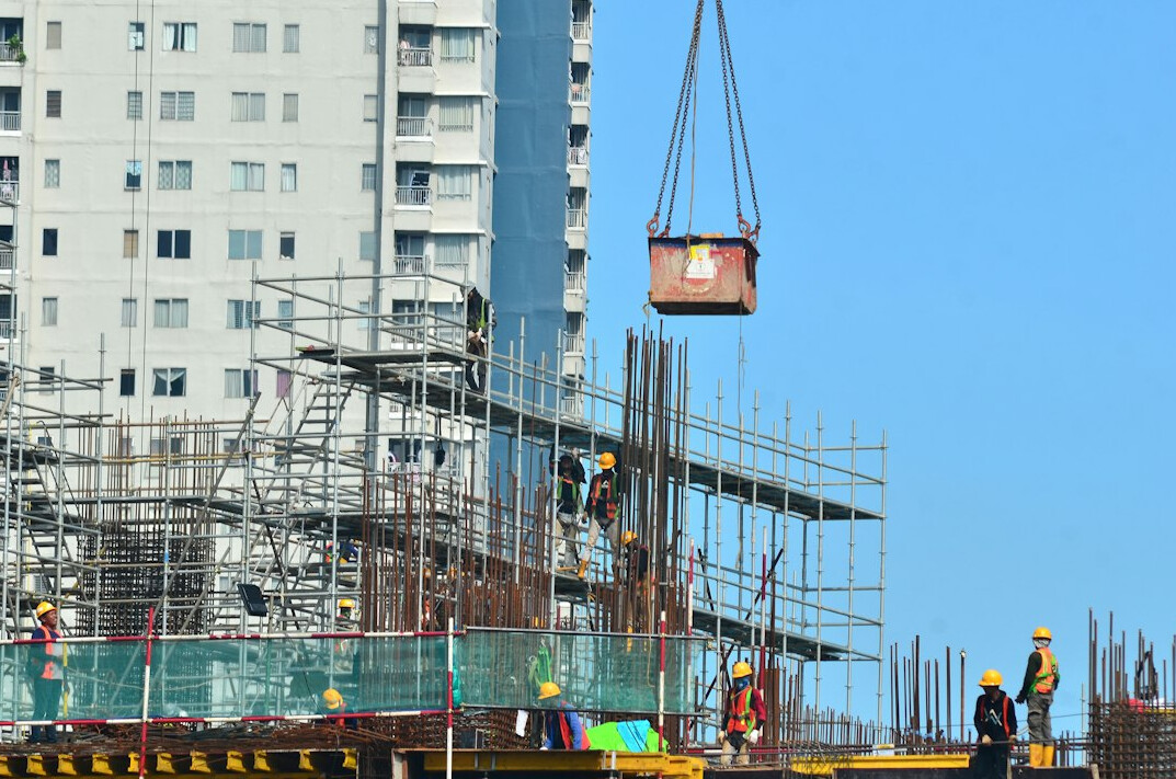construction workers in city